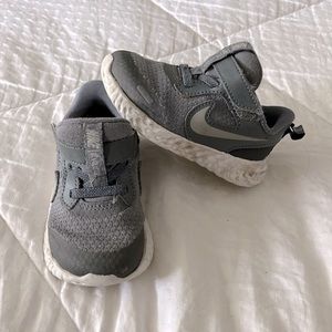 Toddler size 6 Nike shoes